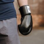 ¿De cuántas onzas comprar los guantes de boxeo?