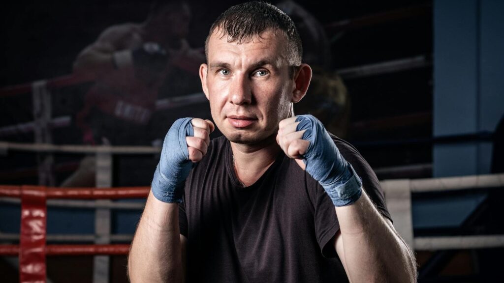 Boxeador con oreja deformada en coliflor